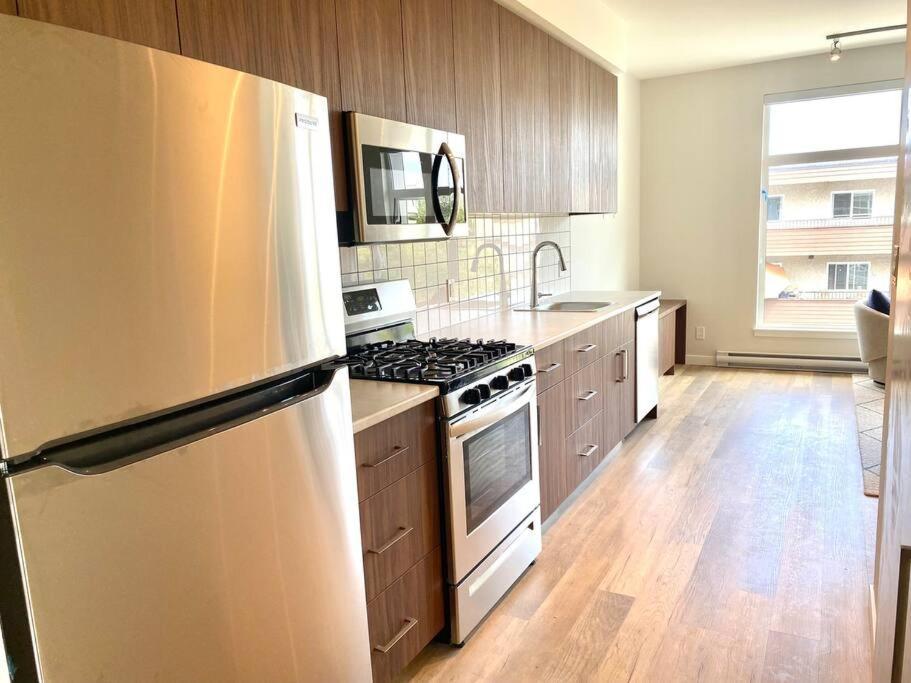 Lovely Brand New Apartment *